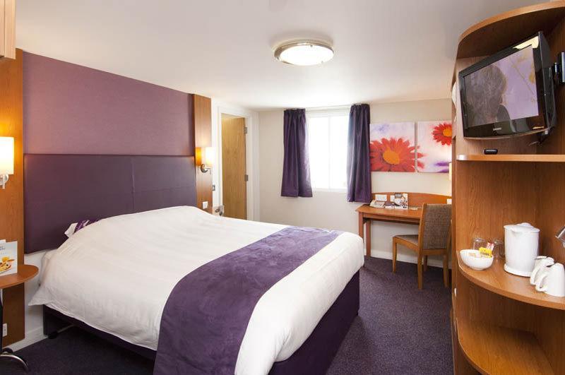 Premier Inn Premier Inn Southend Airport Exterior foto